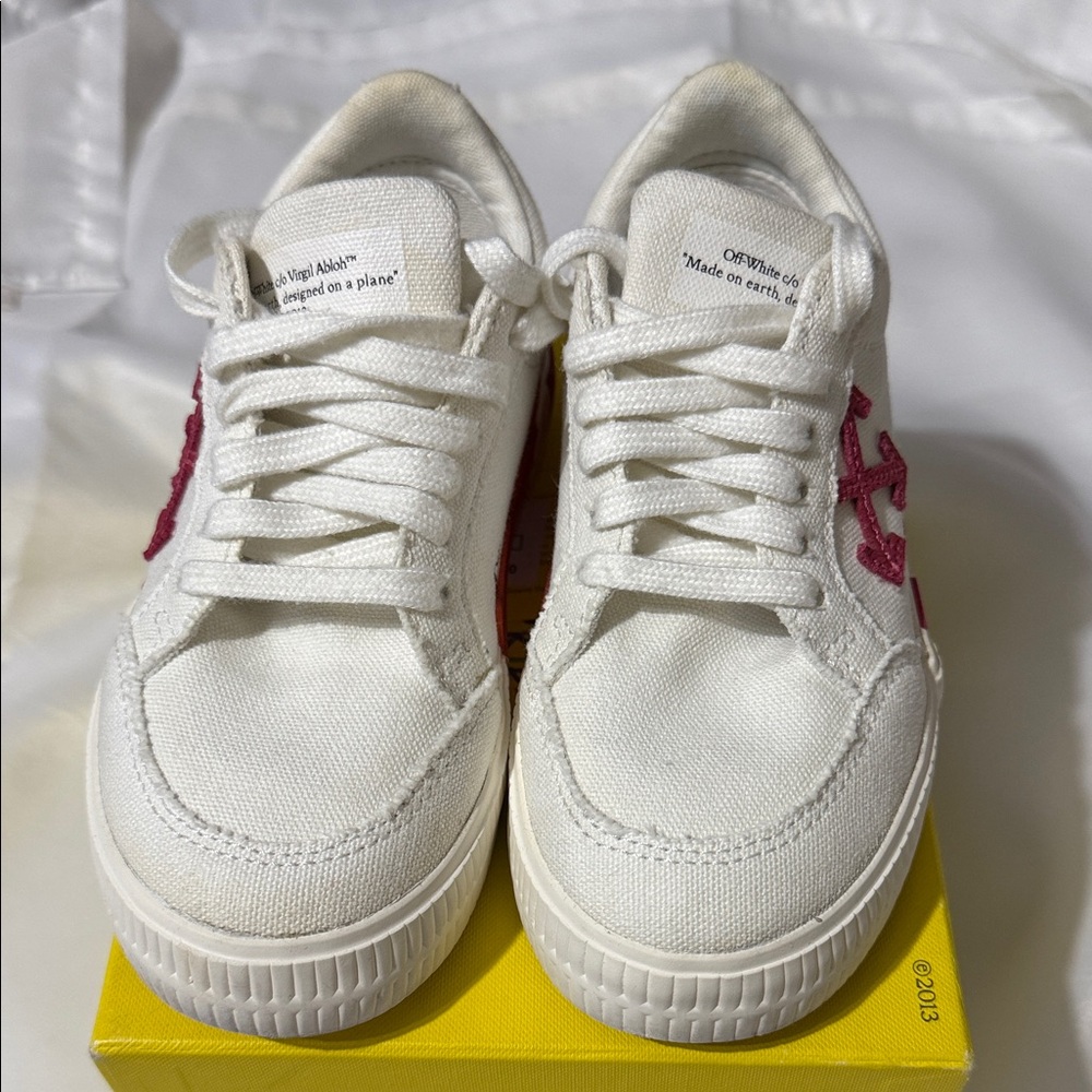Off-White Kids Sneakers in White and fuchsia